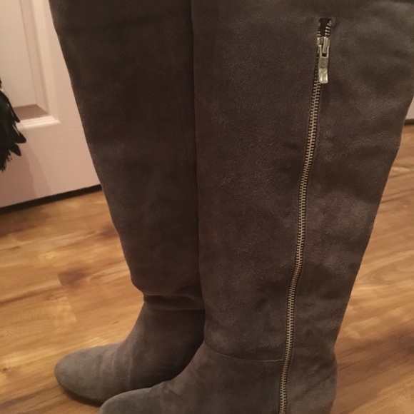 bcbg boots sale
